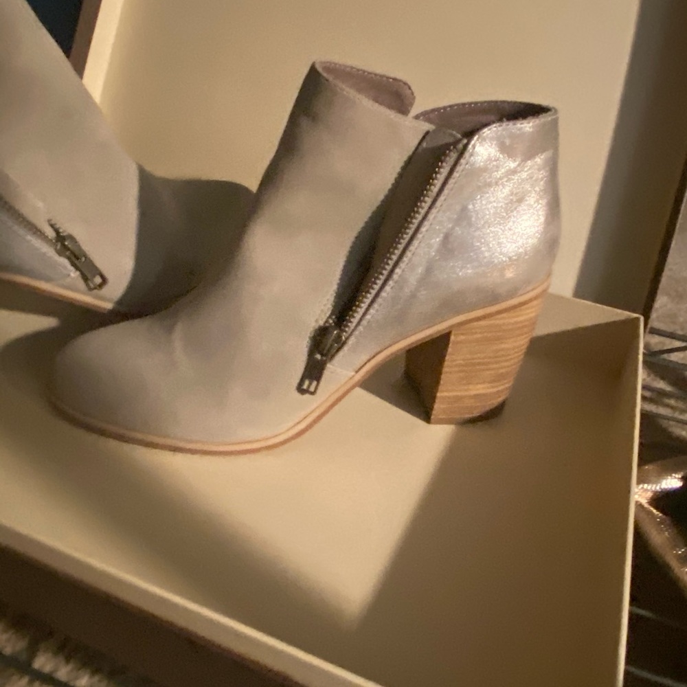 BC shoes 7 1/2
